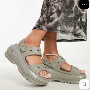 NEW RARE Crocs Mega Crush Sandal Grey Elephant Color Sz 8 US Women/ 6 Men Nwot